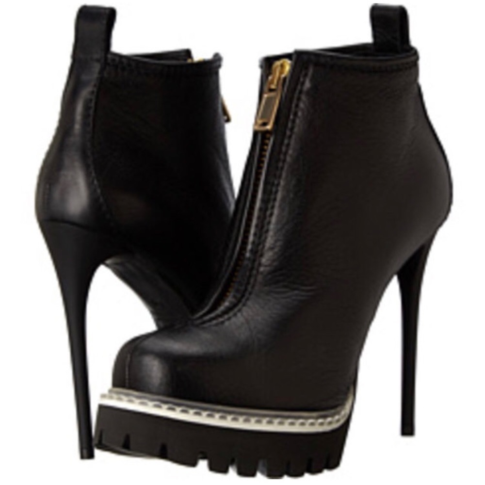 McQ Alexander McQueen Cecil Zip Boot, like New🖤